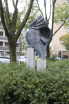 909211 Afbeelding van een bronzen beeldhouwwerk bij het zorgcentrum Careyn De Buitenhof (Winklerlaan 361) te Utrecht.